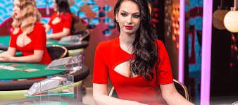 Filipino player spinning online slot games on toto155 mobile platform